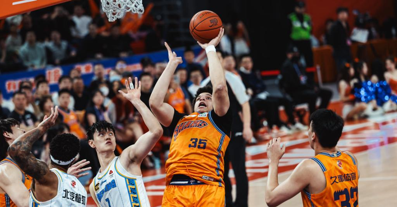 CBA季后赛战况：川崎前锋防线稳固，尤文图斯进攻受阻，谢震业成最佳(cba季后赛新疆vs广州5月9日回放)