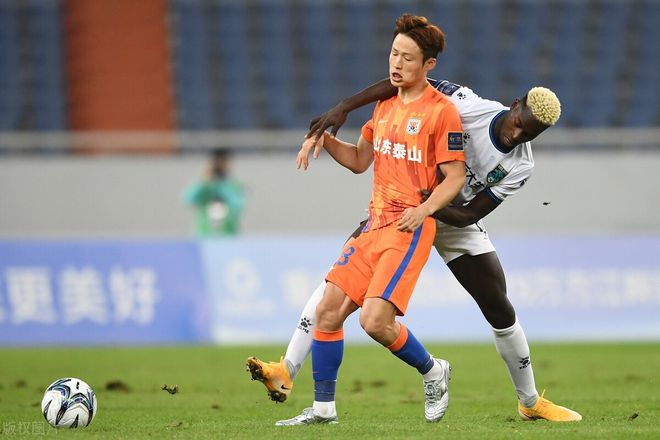 明日西甲焦点战！山东泰山迎战辽宁男篮，血战或上演(山东男篮签约小外援最新进展)